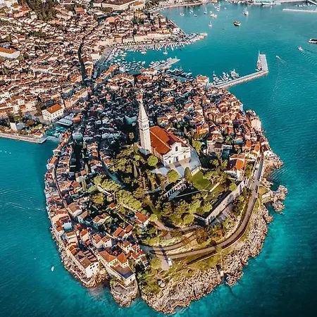 Daire Rovinis Old Town