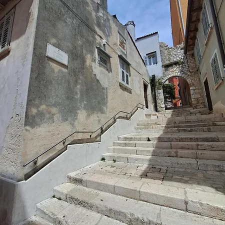 Daire Rovinis Old Town *